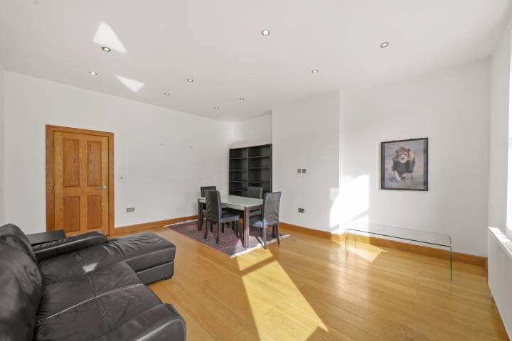 Stunning Apartment Ravenshaw Street, West Hampstead